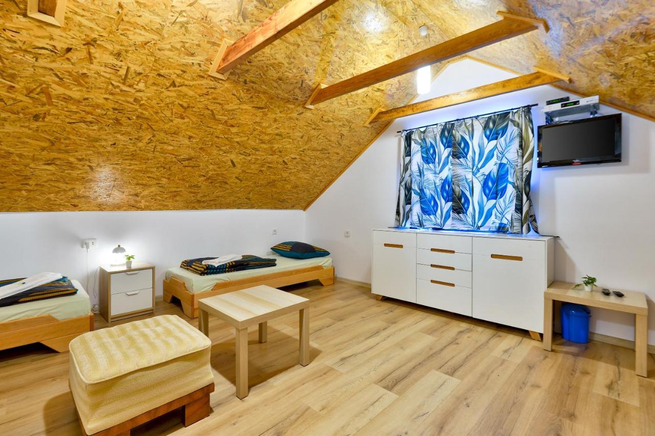 Villa Jungle House With Private Pool And Hot Tub Sveti Ivan Zelina Esterno foto